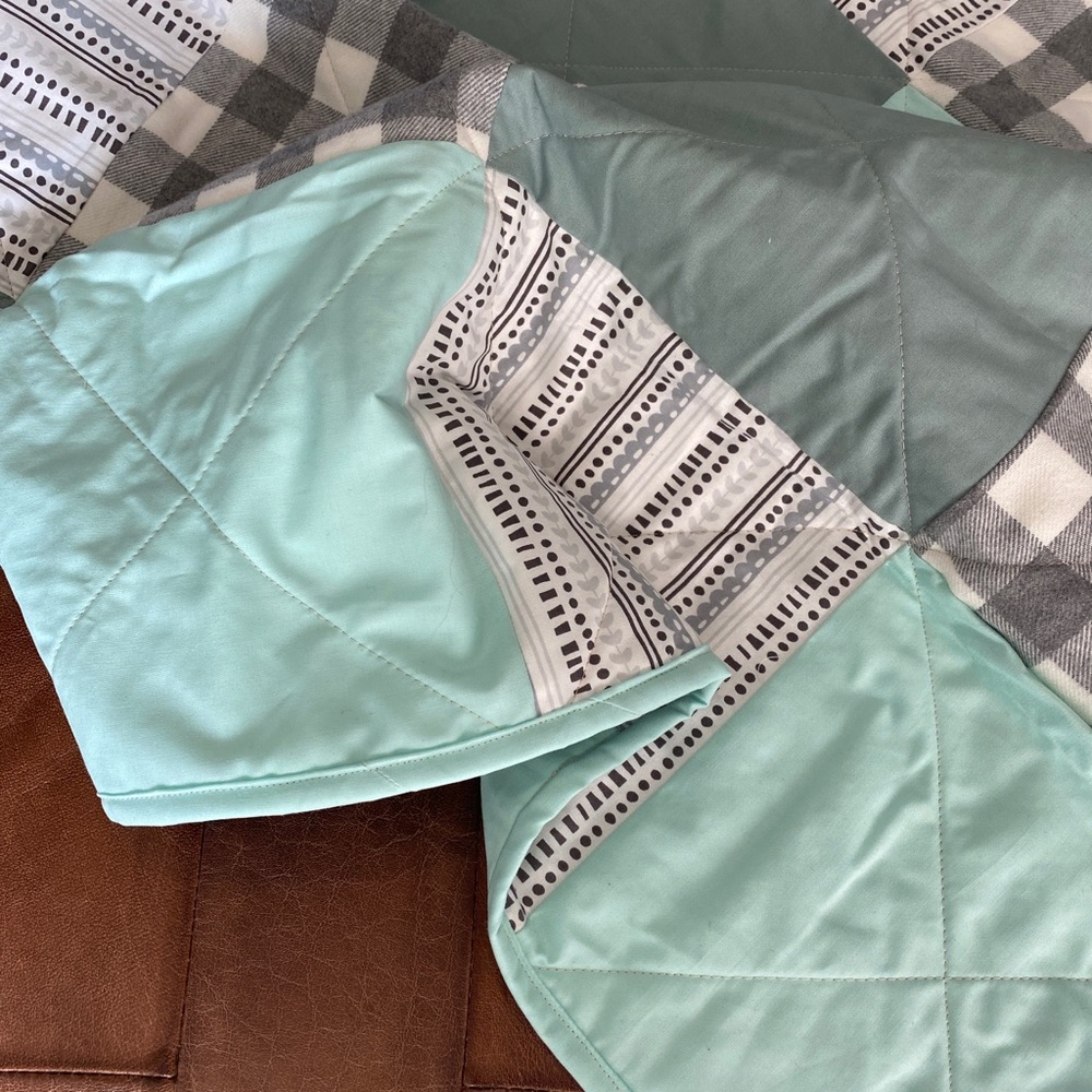 SOLD NEW Handmade green and gray baby boy quilt D5 - Picture 5 of 11